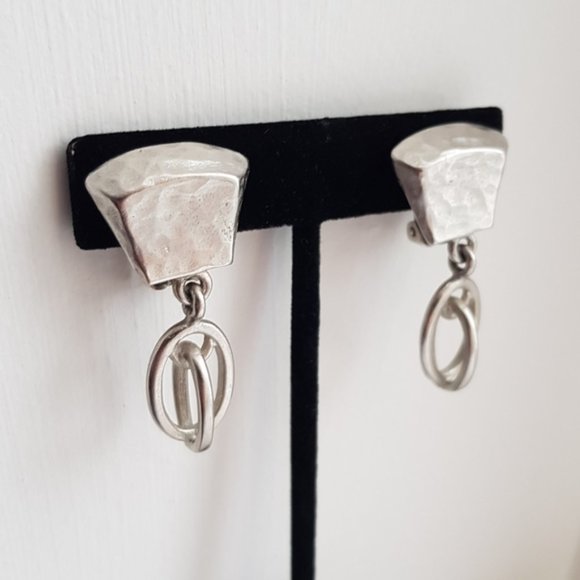🌸3/$30 Vintage silver tone clip on dangle earrings
